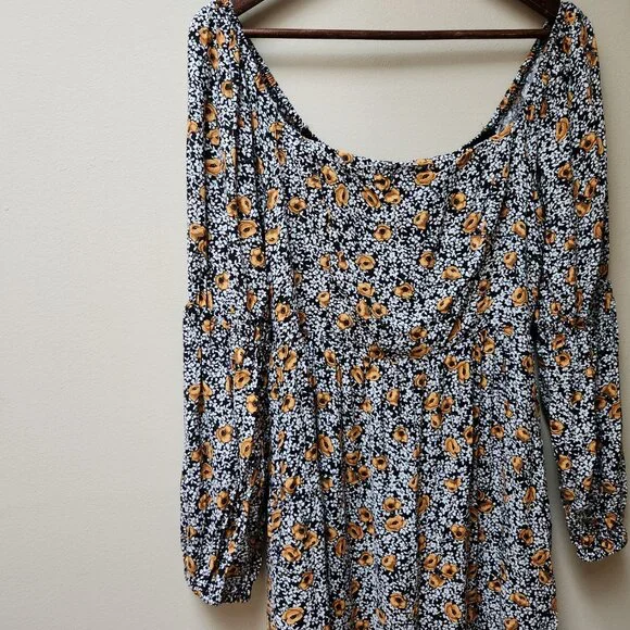 Lost + Wander floral smocked midi dress / anthropologie / M - Picture 2 of 7